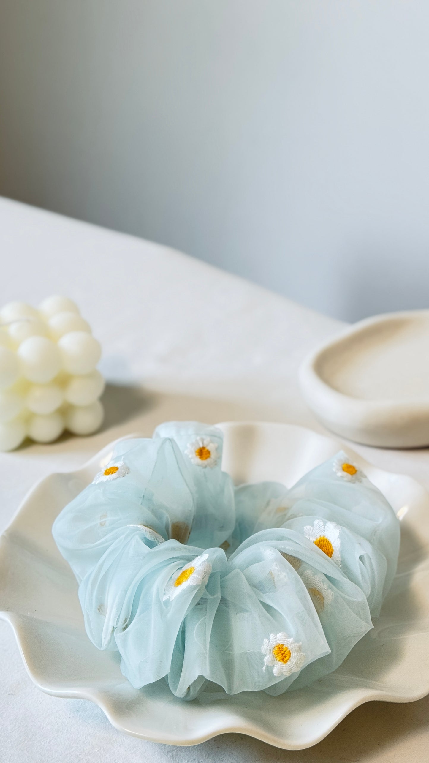 Daisy Organza Scrunchie