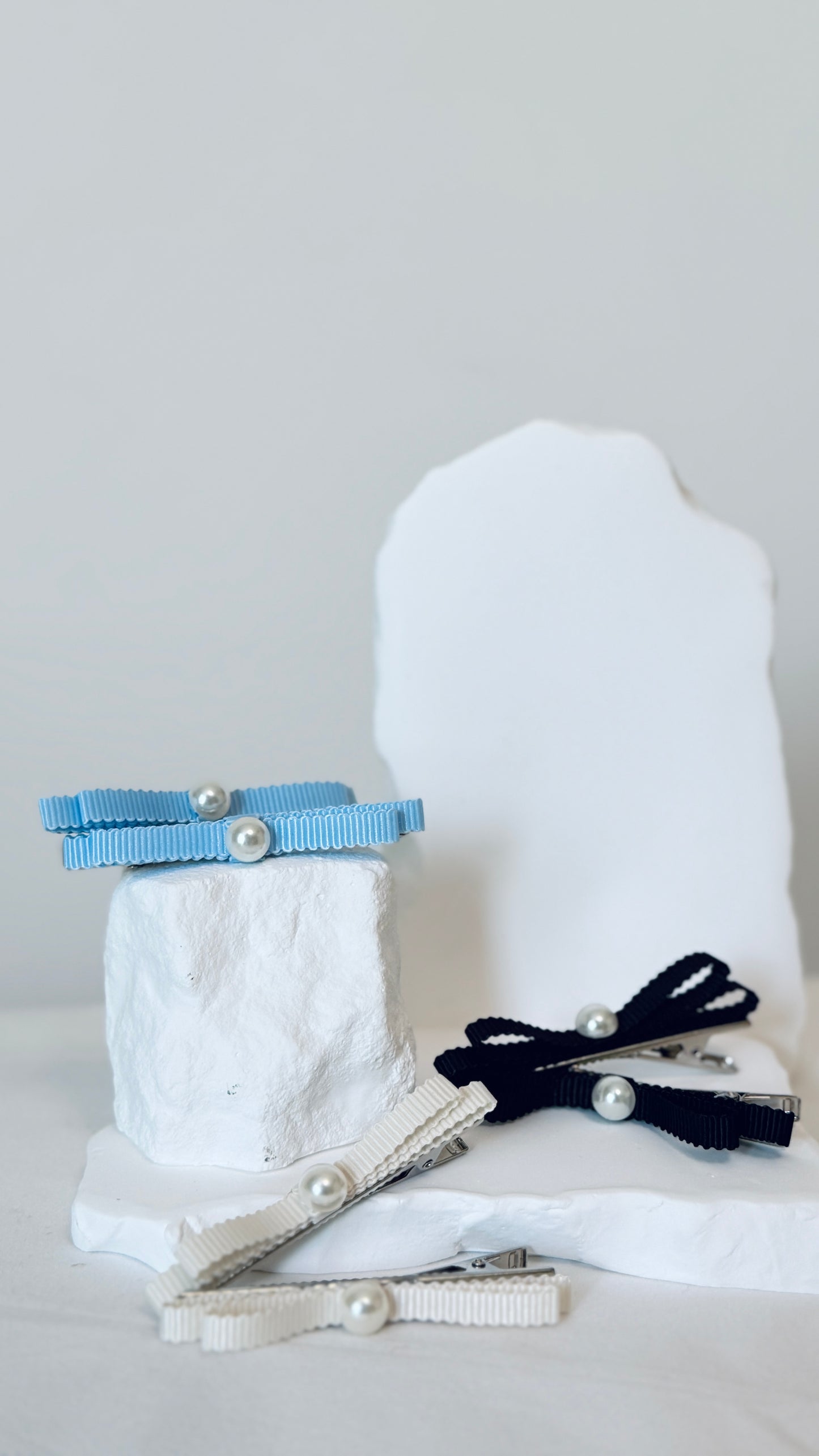 Pearl Bow Hair Clip Set